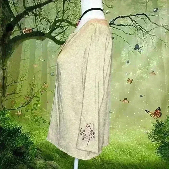 Coquette Beige Floral Embroidered Button Up Sweater By Kathy Ireland - Picture 4 of 7